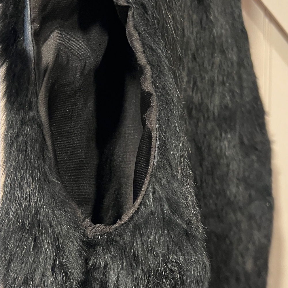 Black Rabbit Fur Vest - Picture 8 of 11
